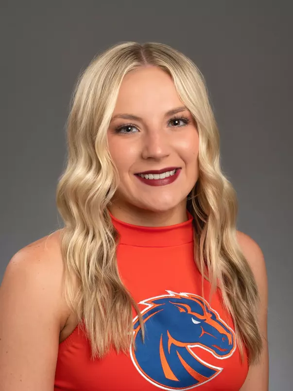 Bella Flath 2023 Headshot