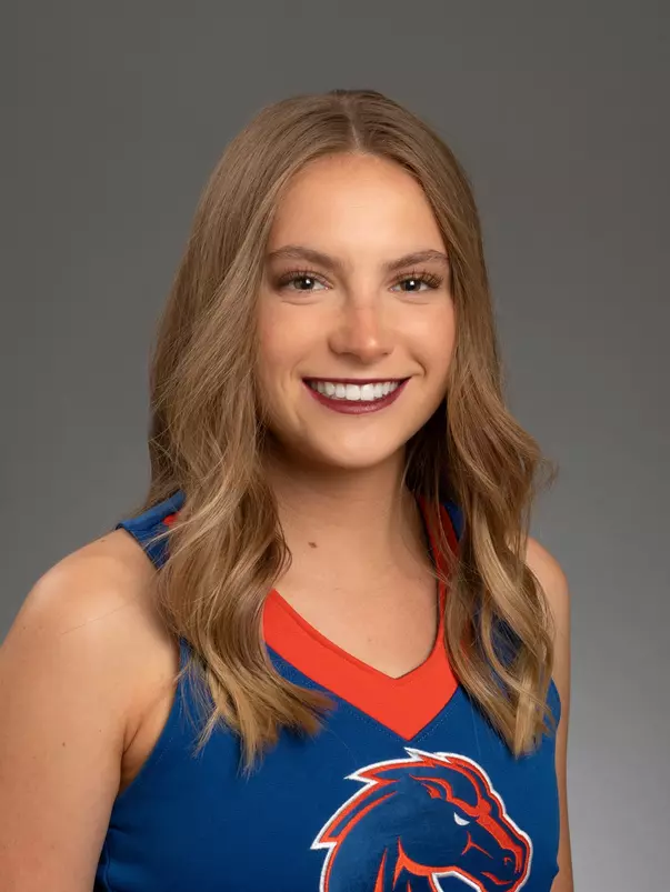 Chloe Harris 2023 Headshot