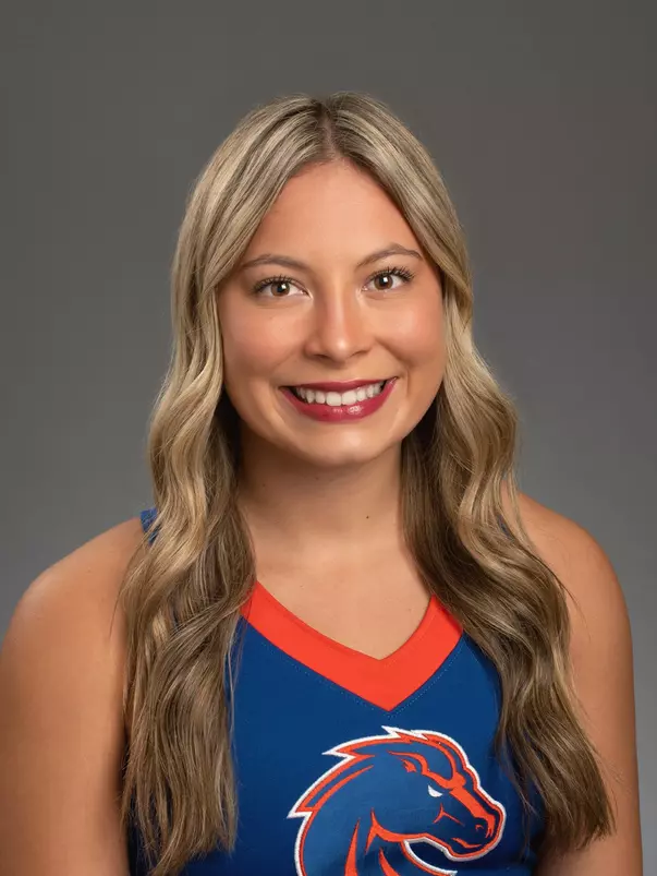 Elizabeth Vigil 2023 Headshot