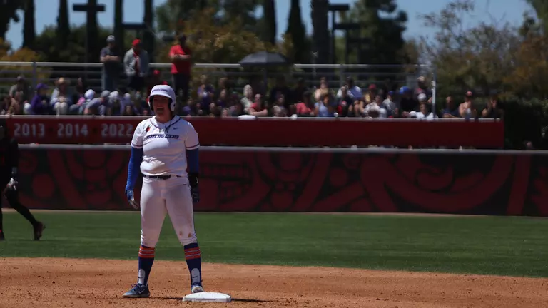 Broncos Sweep Rams