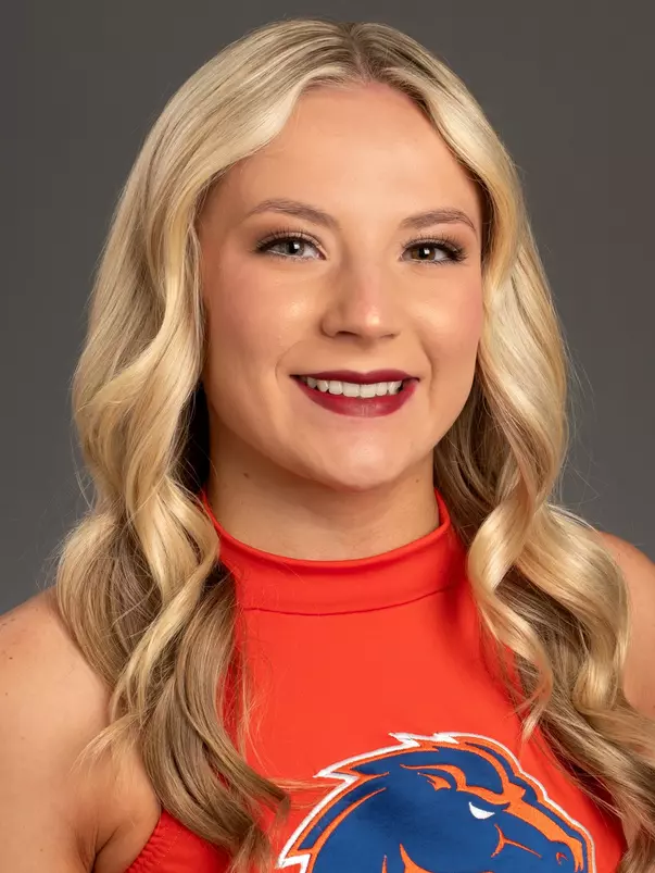 Bella Flath spirit squad head shot
