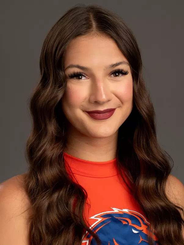 Delanie Munger spirit squad head shot