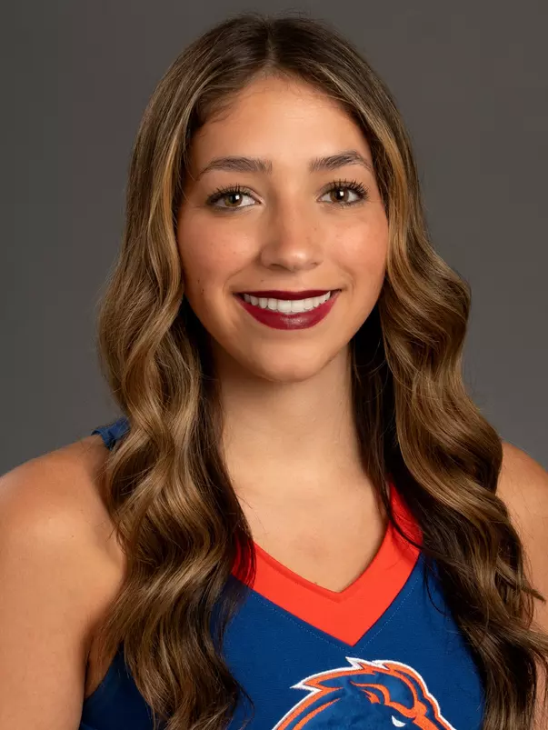 Allie Rynders spirit squad head shot