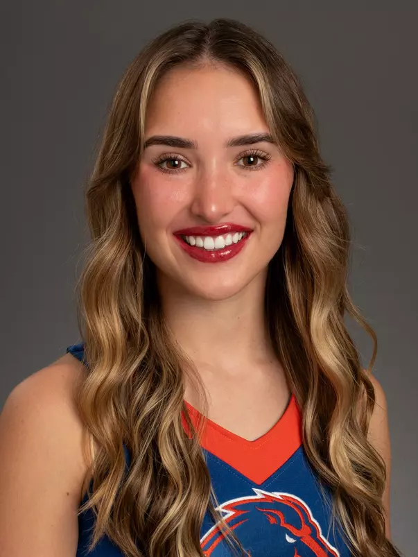 Sydney Sisco spirit squad head shot