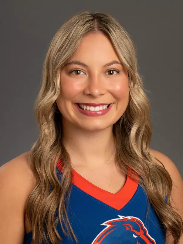 Elizabeth Vigil spirit squad head shot