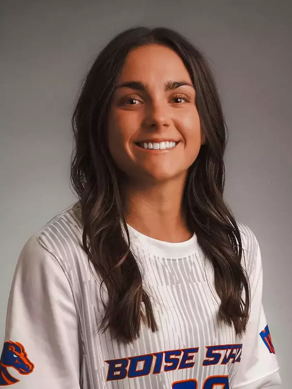 Sophia Avalos headshot.