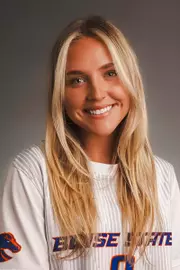Carly Cross headshot.