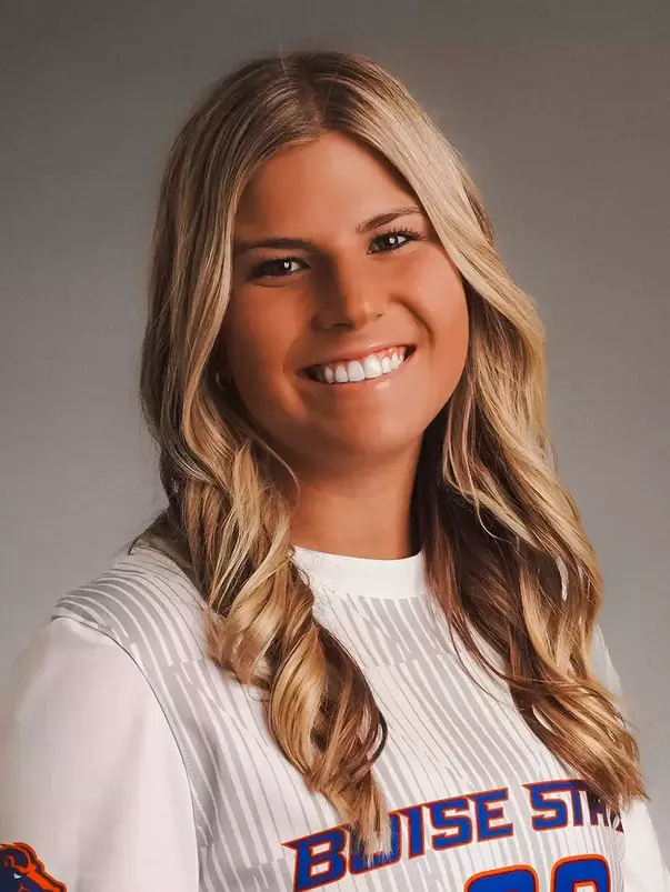 Kenzie MacMillan headshot.