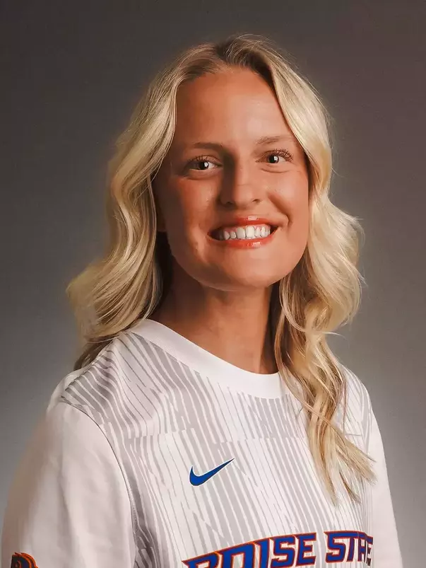 Kayla Soderstrom headshot.