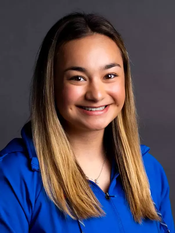 Carly Buell headshot