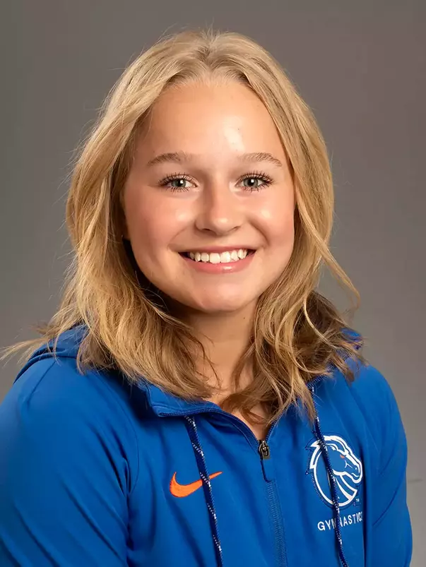 Julia Krzywanski headshot