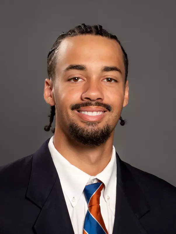 Malachi Nelson headshot
