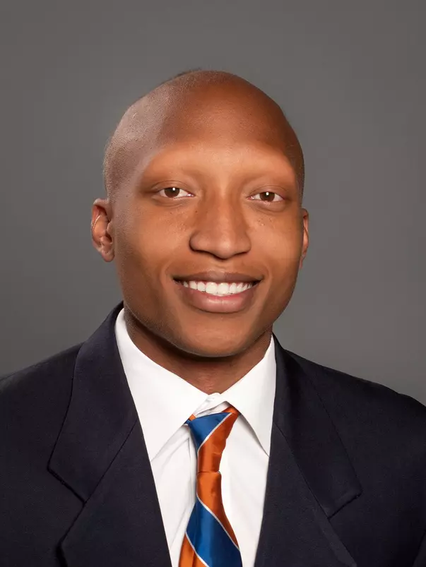 Khai Taylor headshot