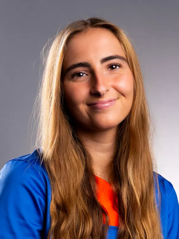 Hollie Farmer portrait 2025