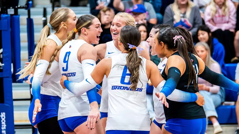 Broncos Hold Off Spartans, Win Fifth Straight at Home