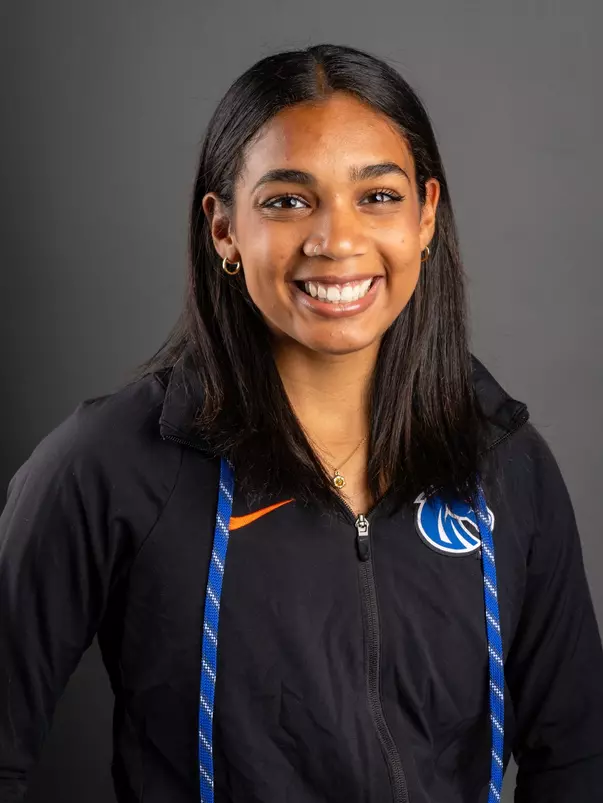 Kenna DeLemos 2025 Headshot