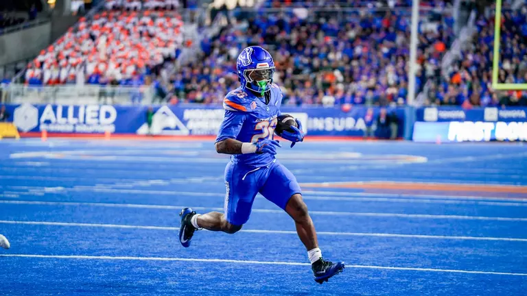 Broncos Roll Past Rams in Regular Season Home Finale