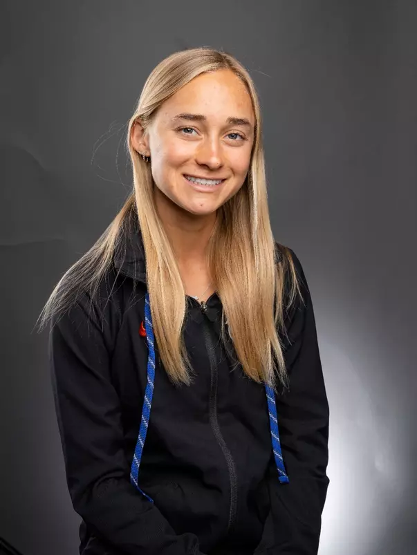 Julia Kiesler 2025 Headshot.