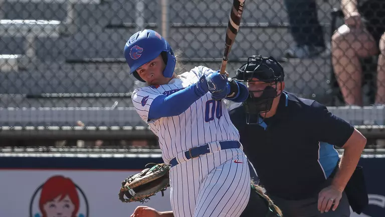 Groves Lifts Broncos Over Aggies