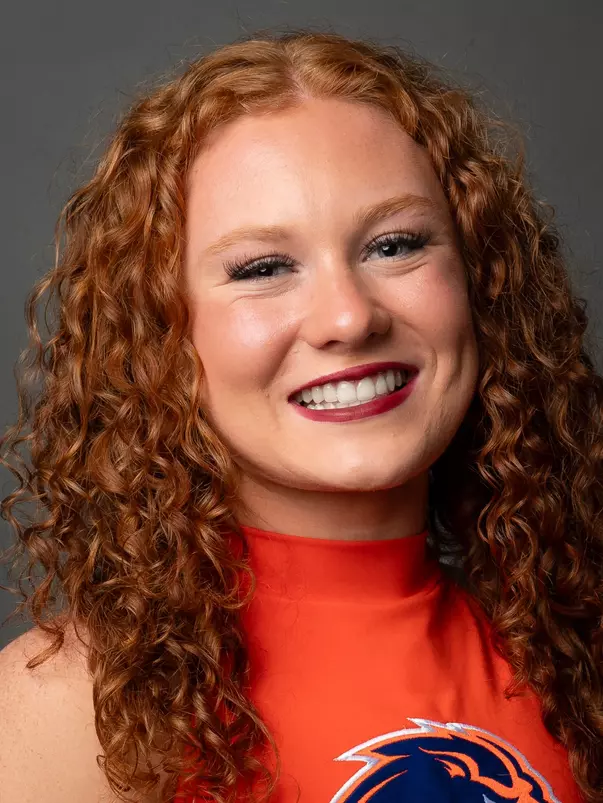 Elizabeth Potter's 2025-26 Spirit Squad portrait.