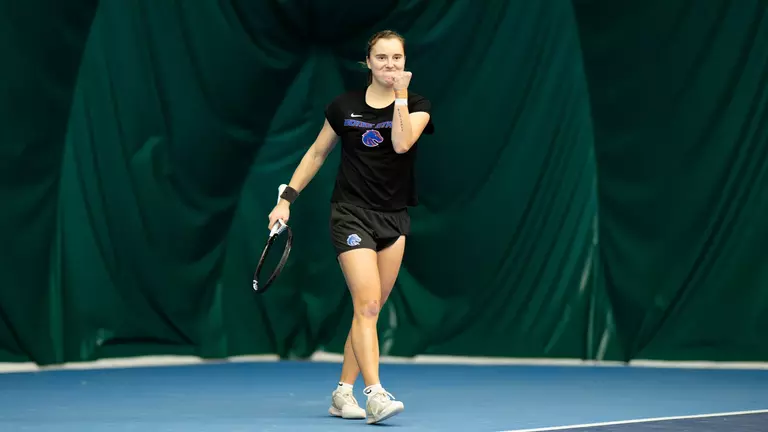 Boise State Cruises to Senior Day Victory