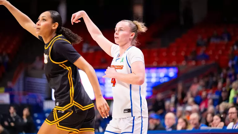 Broncos Host Utah State for Senior Day