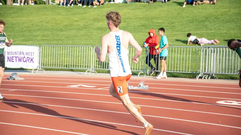 Broncos Claim Multiple Event Titles in Outdoor Season Opener