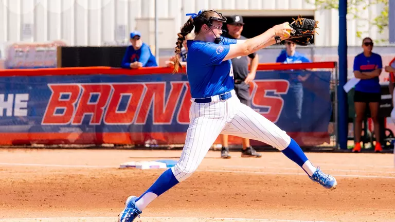 Big Inning Lifts Broncos Past Spartans