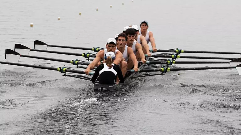 Men's Crew Opens Season at Head of Housatonic