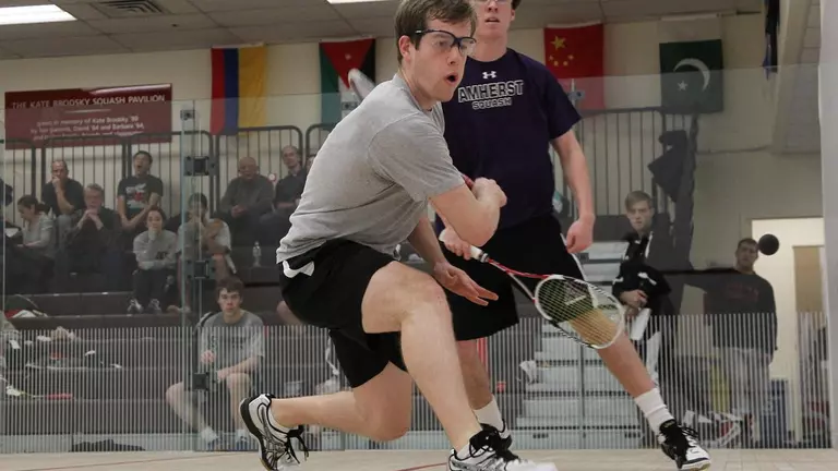 Men's Squash Sweeps Bowdoin and Colby