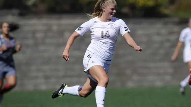 Women's Soccer Edges Yale in Regular Season Finale, 2-1