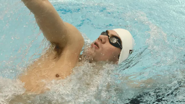 Men's Swimming and Diving Splits Weekend Meets Against Bryant and Columbia