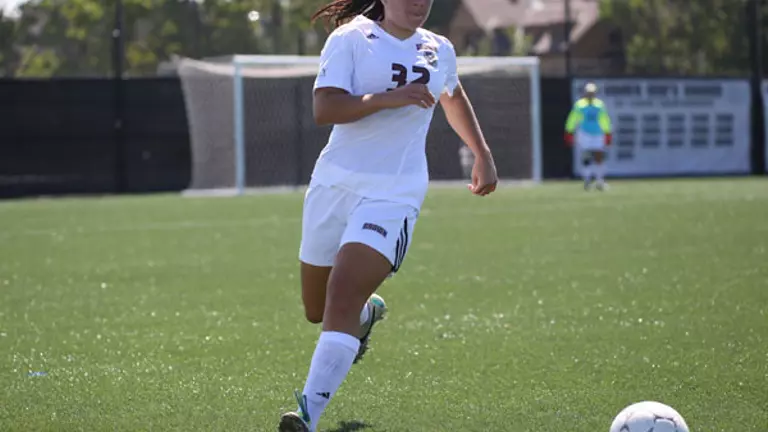 Women's Soccer Battles Harvard on Saturday Night