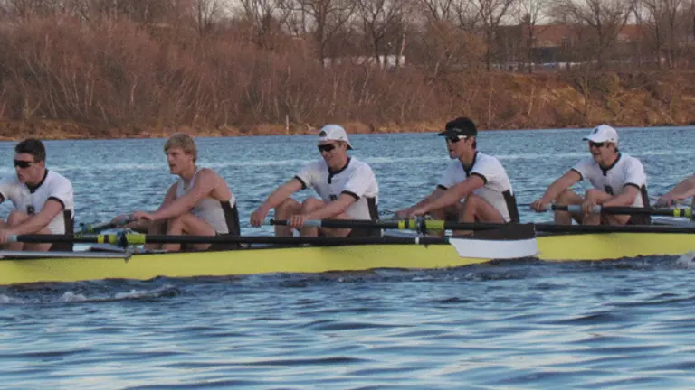 Men's Crew Storms Past Dartmouth to Retain Atalanta Cup