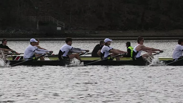Men's Crew Visits Defending National Champion Washington on Saturday