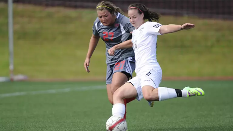 Katz's Goal Leads Women's Soccer Over UMass, 2-0