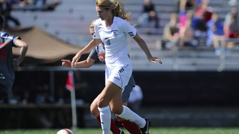 Second Half Rally Leads Women's Soccer Over Delaware, 2-1