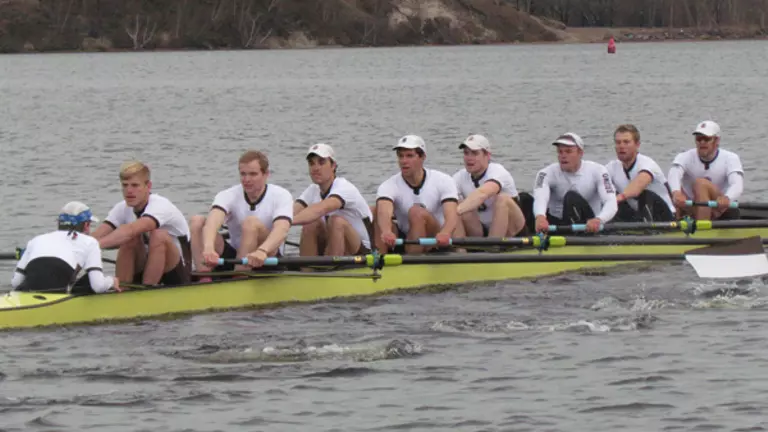 Men's Crew Opens Fall Season at Head of Housatonic