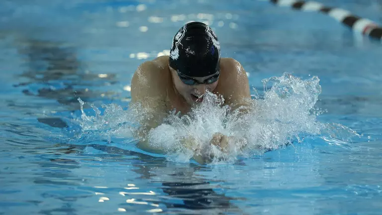 Men's Swimming & Diving Closes Big Al Invite in Third