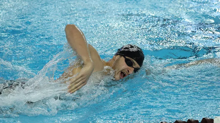 Men's Swimming & Diving in First After Day One of Bruno Invitational