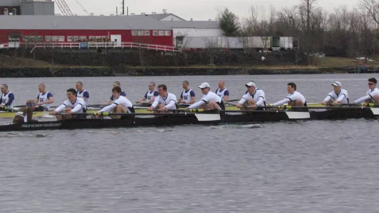 Men's Crew Visits Defending National Champion Washington on Saturday