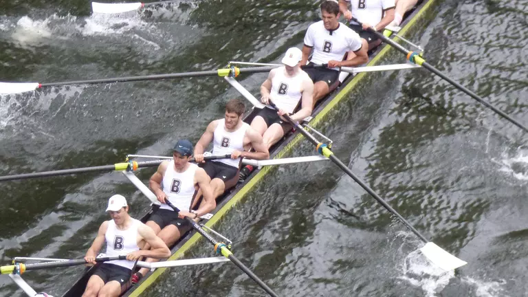 No. 5 Men's Crew Hosts No. 6 Harvard on Saturday