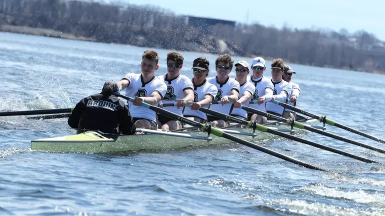 Men’s Crew Concludes Fall Season at Foot of the Charles