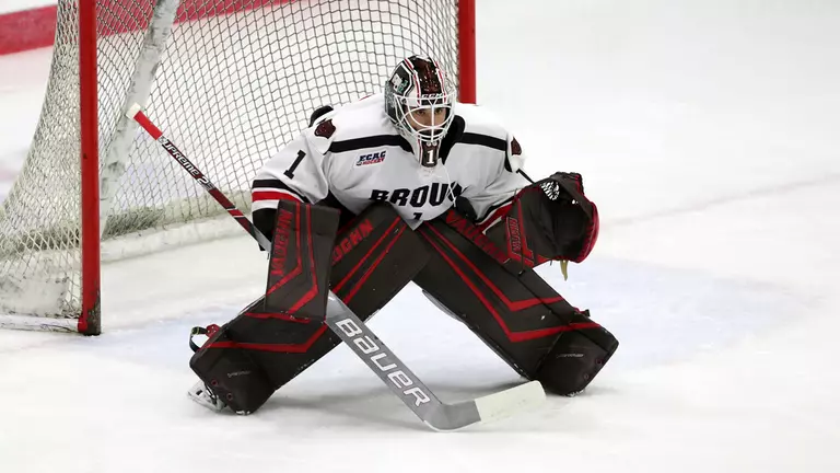 Men’s Hockey Downs St. Lawrence, 3-2
