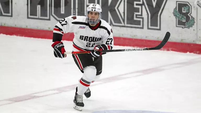 Men’s Hockey Outlasted at No. 13 Providence, 4-2