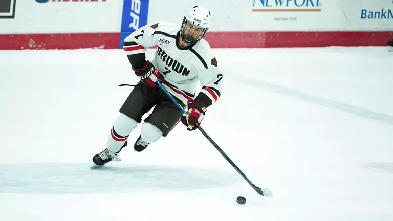 Men’s Hockey Entertains No. 9 UMass on Tuesday Night