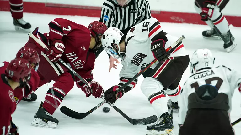 Men’s Hockey Heads to Dartmouth, No. 18 Harvard