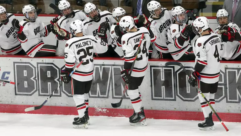 Men’s Hockey Earns 17 AHCA All-American Scholars for 2019-20