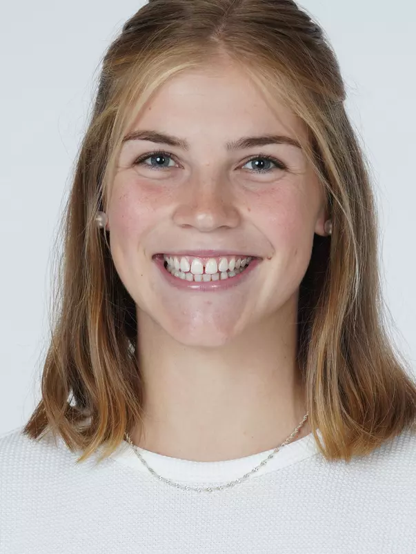 Meadow Carman_headshot