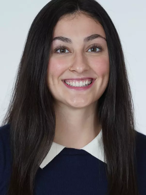 Rose Jeneault_headshot